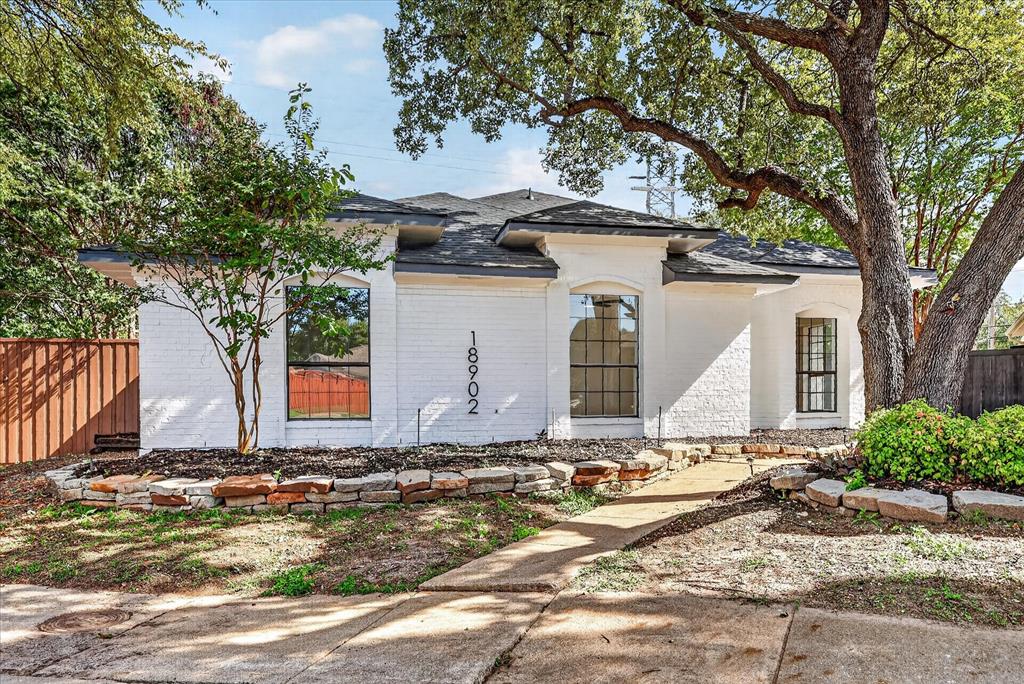 18902 Whitewater Lane Property Photo 2