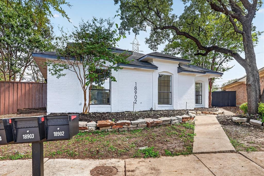 18902 Whitewater Lane Property Photo 3