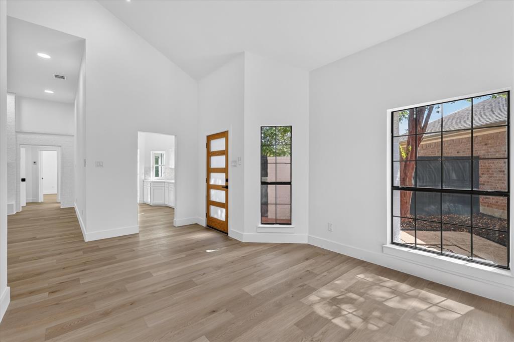 18902 Whitewater Lane Property Photo 7