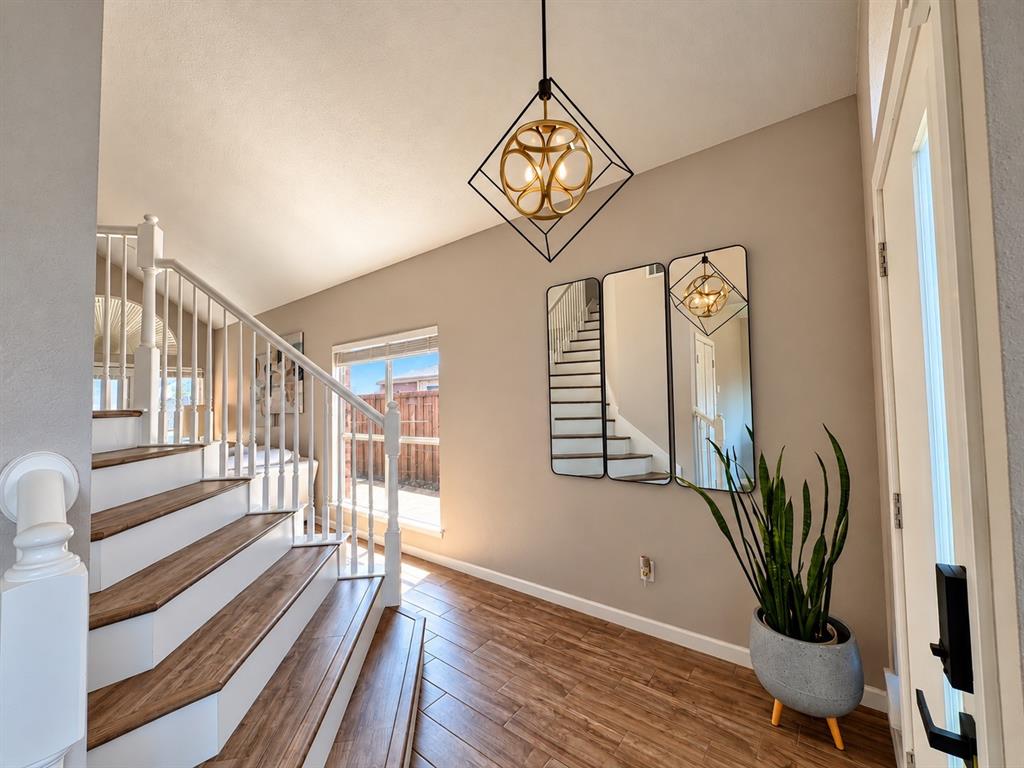 1402 Stone Canyon Way Property Photo 10
