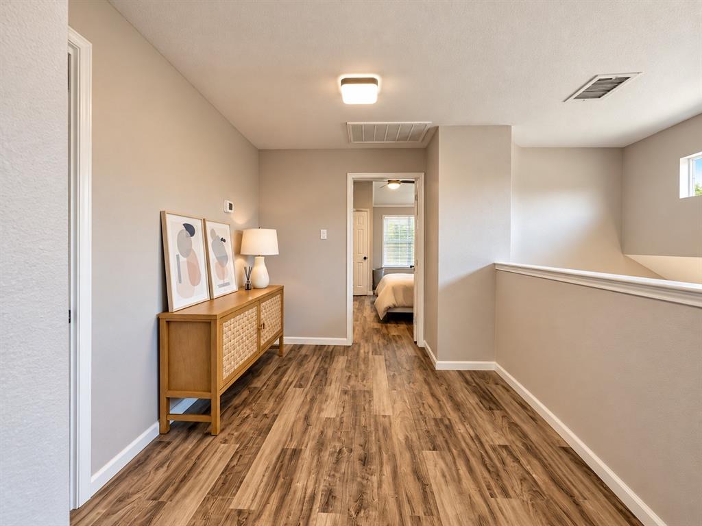 1402 Stone Canyon Way Property Photo 22