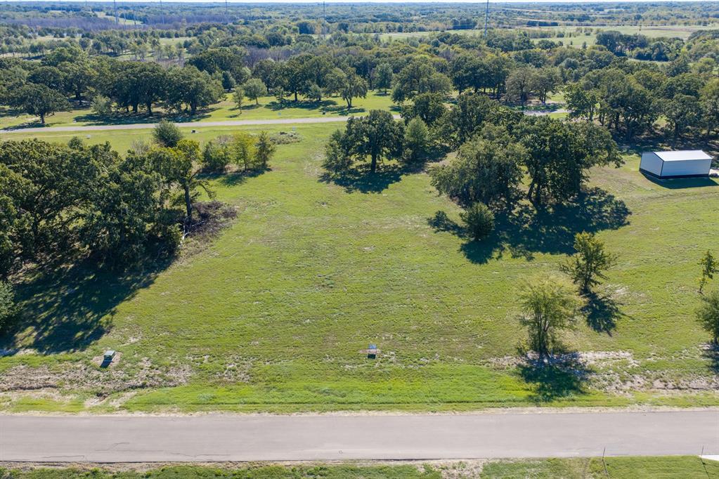 410 Shoreline Drive Property Photo 2
