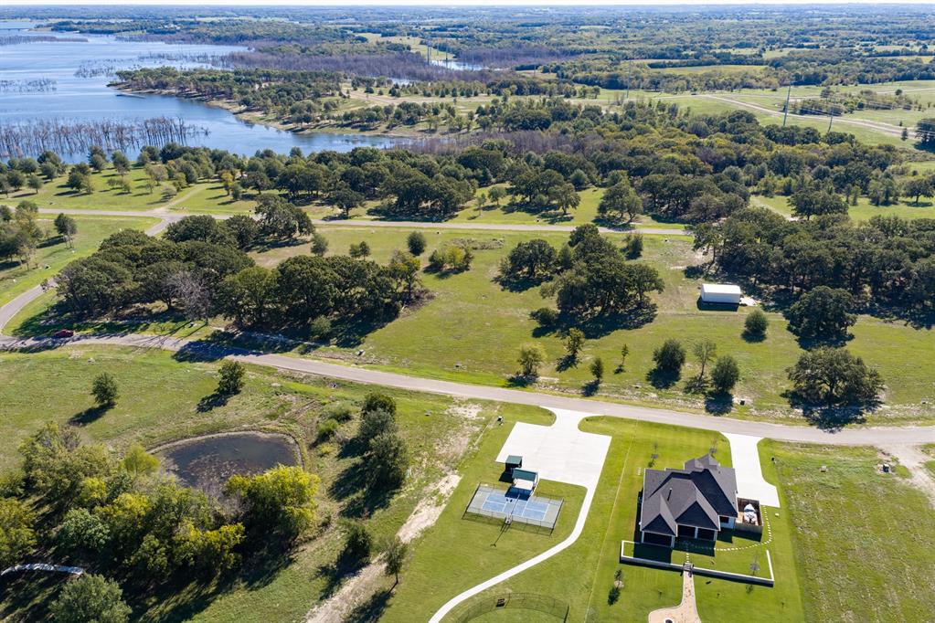 410 Shoreline Drive Property Photo 4