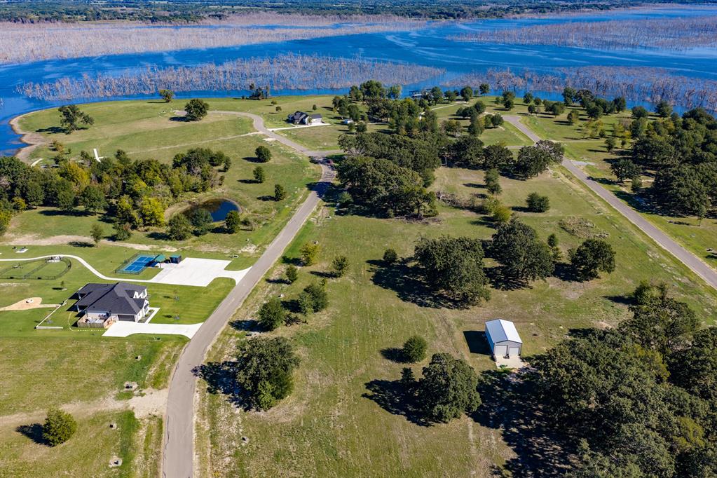 410 Shoreline Drive Property Photo 8