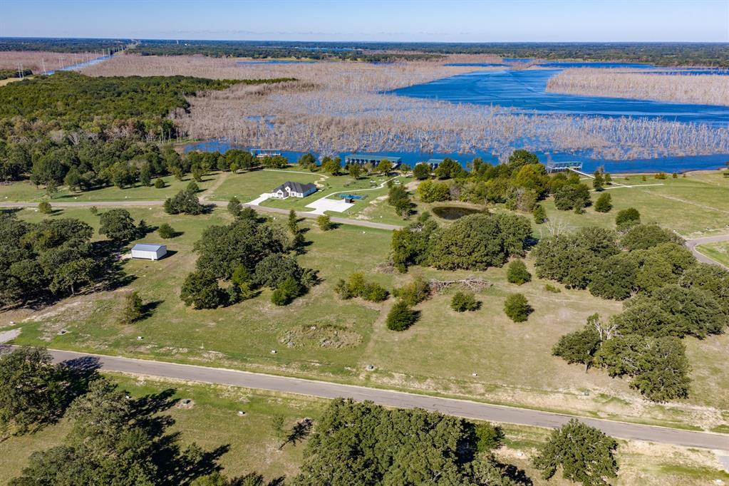 410 Shoreline Drive Property Photo 12