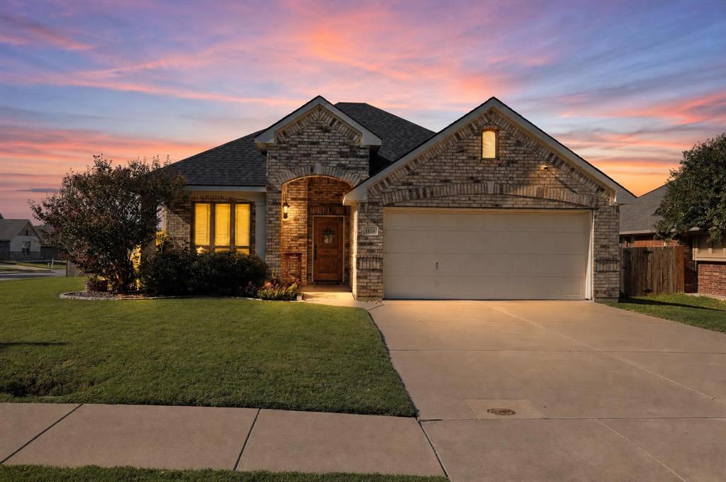 1414 Concho Trail Property Photo 1