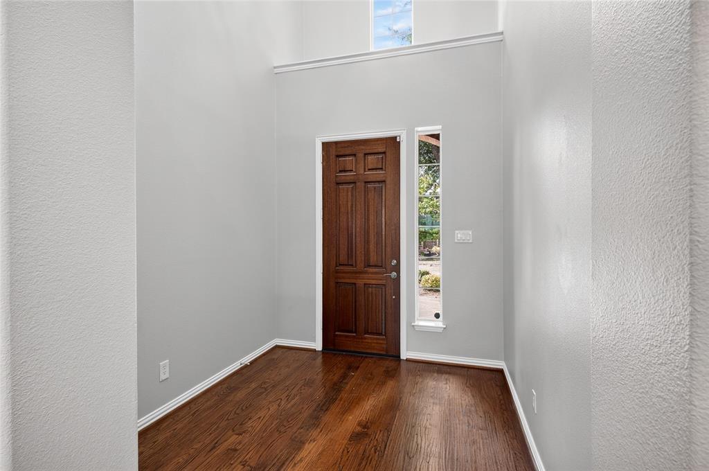 2424 Greymoore Drive Property Photo 4