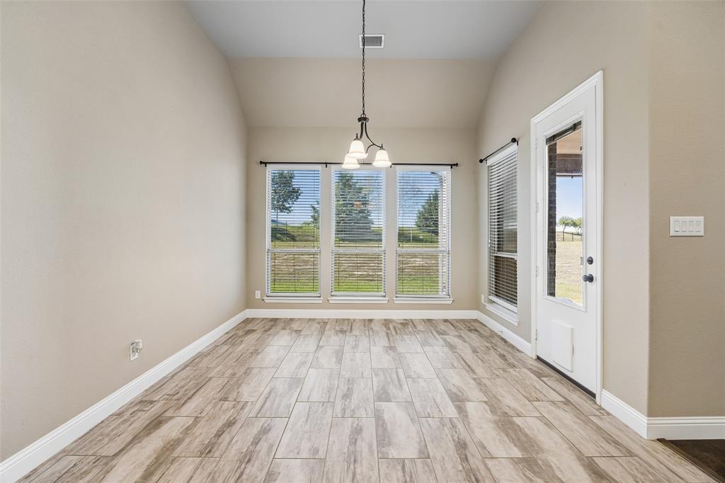 605 Calm Crest Drive Property Photo 12