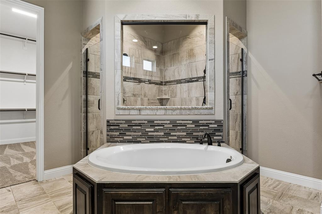 605 Calm Crest Drive Property Photo 22