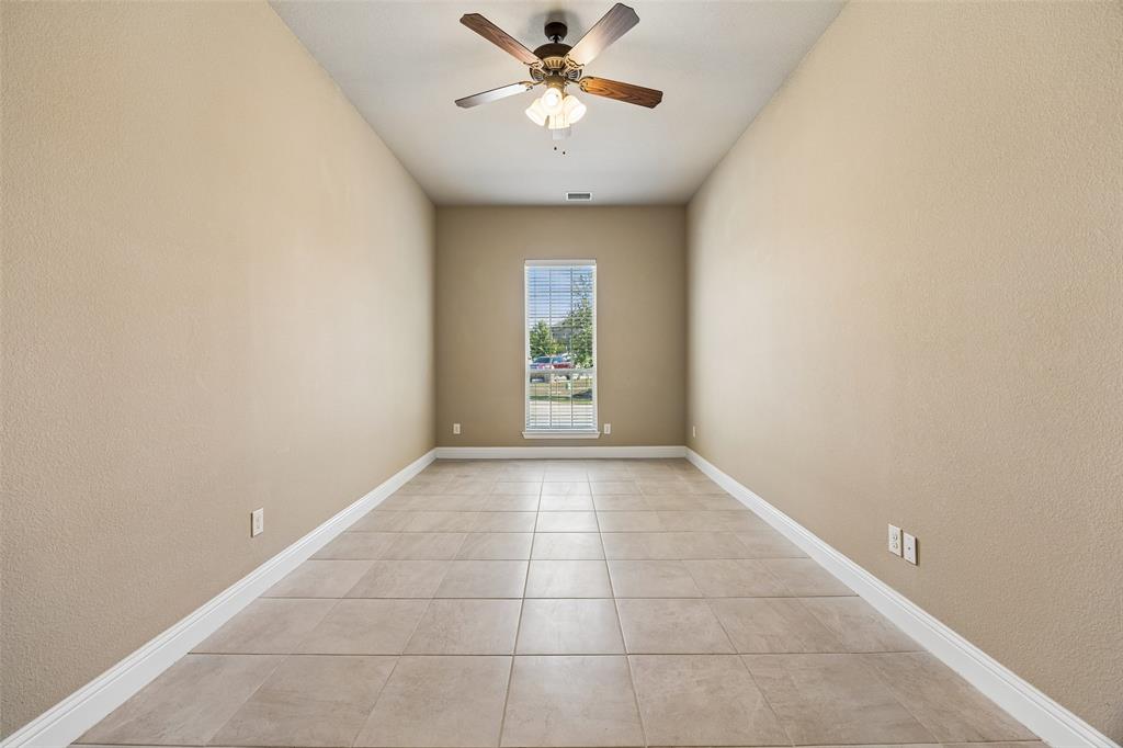 605 Calm Crest Drive Property Photo 24