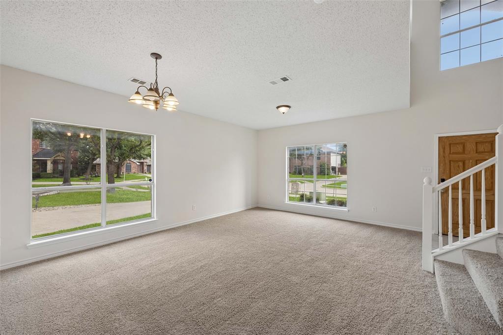 304 Holly Court Property Photo 4