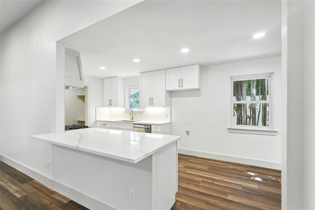 8570 Sweetwood Drive Property Photo 7