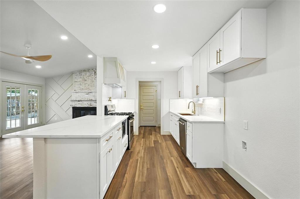 8570 Sweetwood Drive Property Photo 8