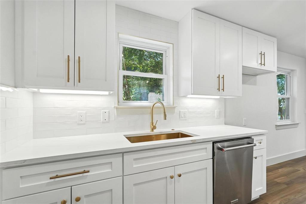 8570 Sweetwood Drive Property Photo 12
