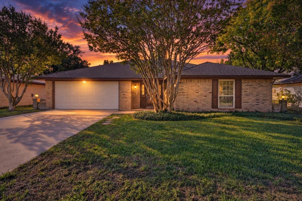 201 Oakhaven Drive Property Photo 1
