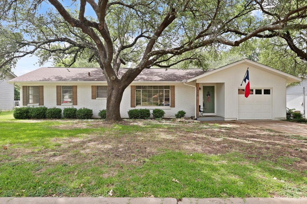 1211 Greenbriar Lane Property Photo 1