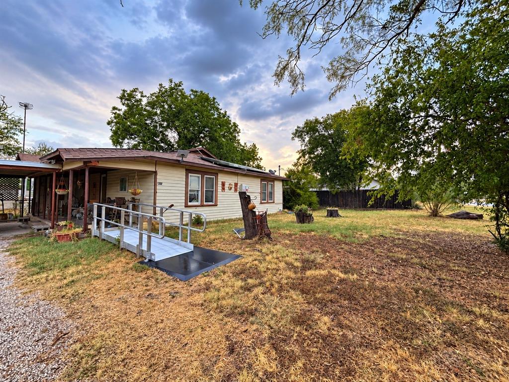 432 N Avenue A Property Photo 1