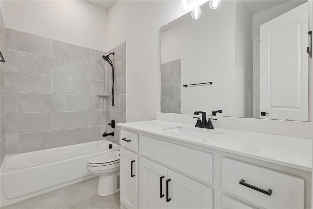 2817 Yarmouth Street Property Photo 5