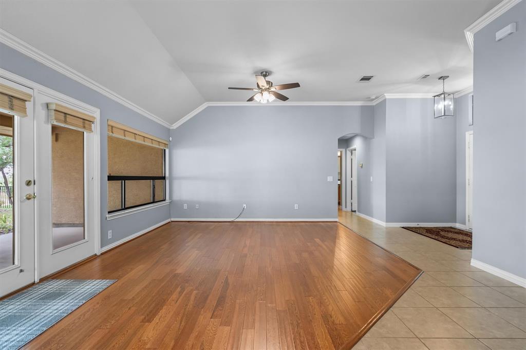9409 Perimeter Street Property Photo 3