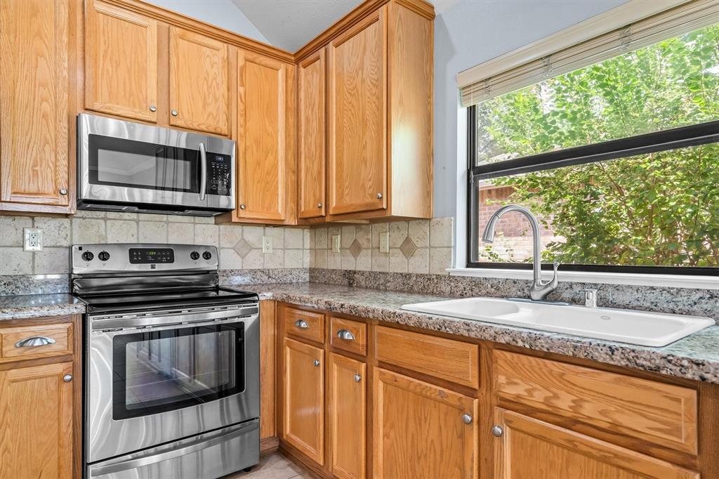 9409 Perimeter Street Property Photo 10
