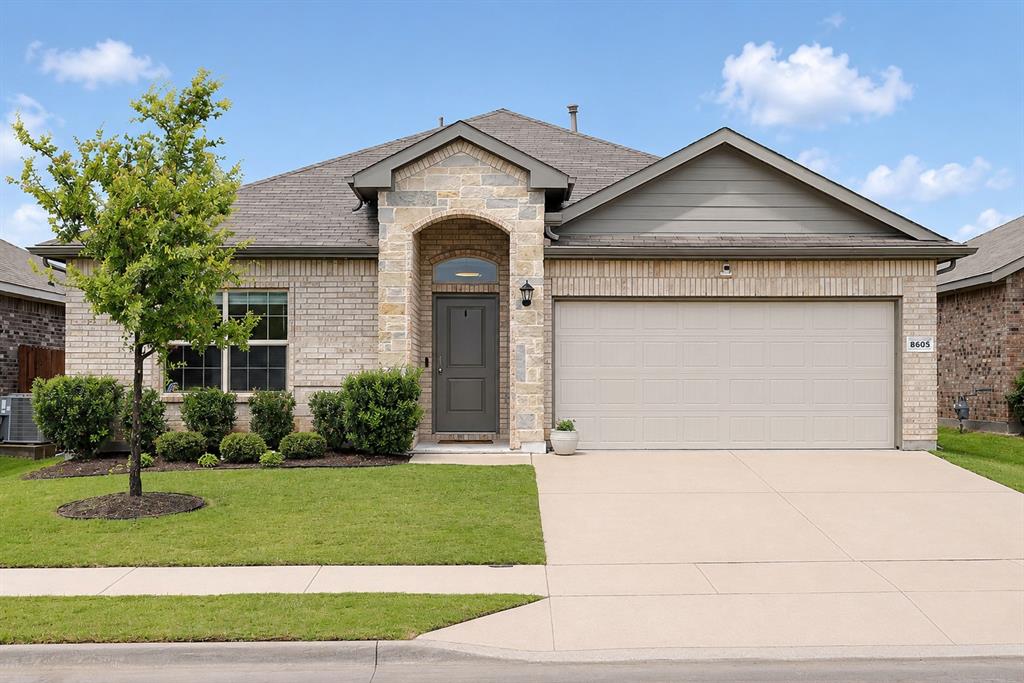 8605 Mirror Lake Drive Property Photo 1