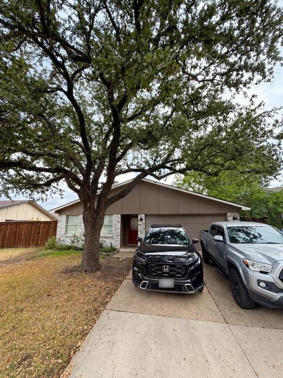 2915 Rayswood Drive Property Photo 2