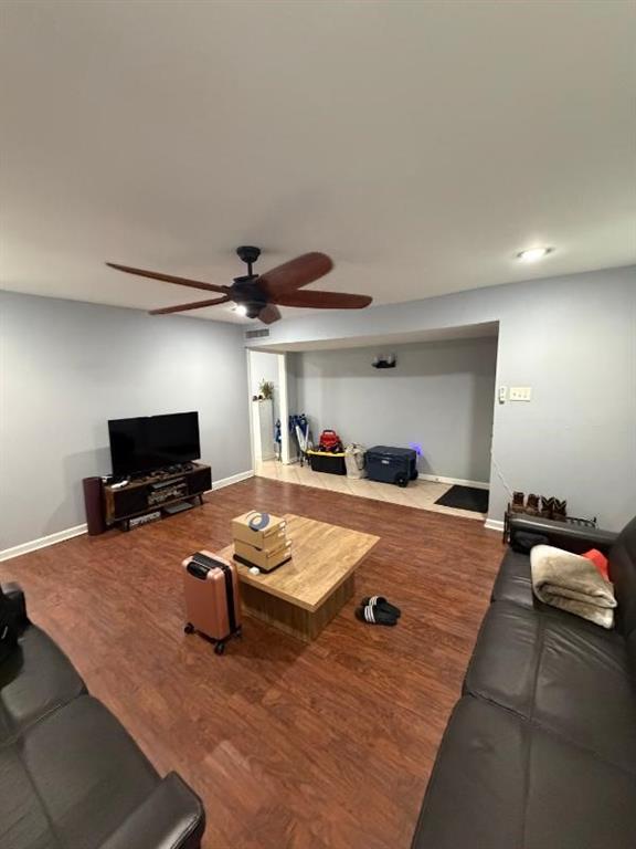 2915 Rayswood Drive Property Photo 3