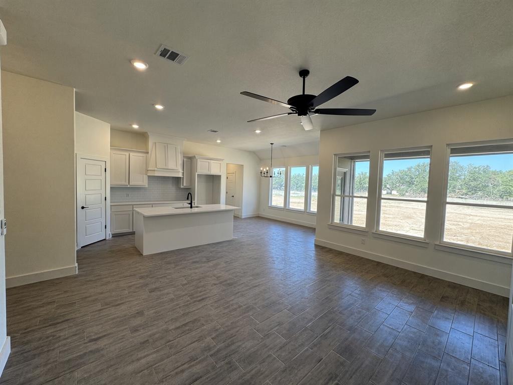 1098 Colt Road Property Photo 4