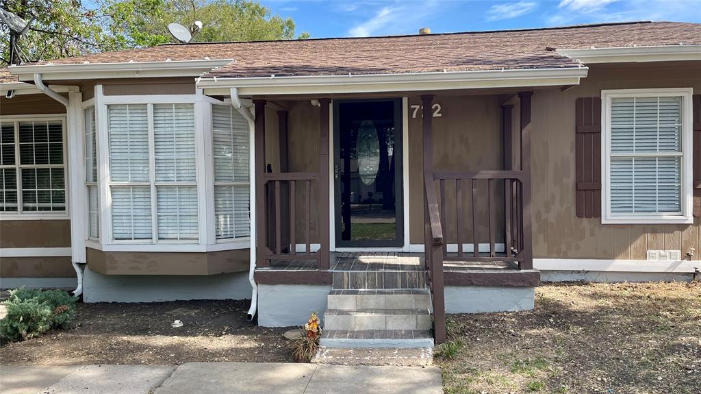 722 Circle Drive Property Photo 1