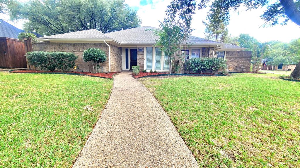 2302 Lone Oak Trail Property Photo 1