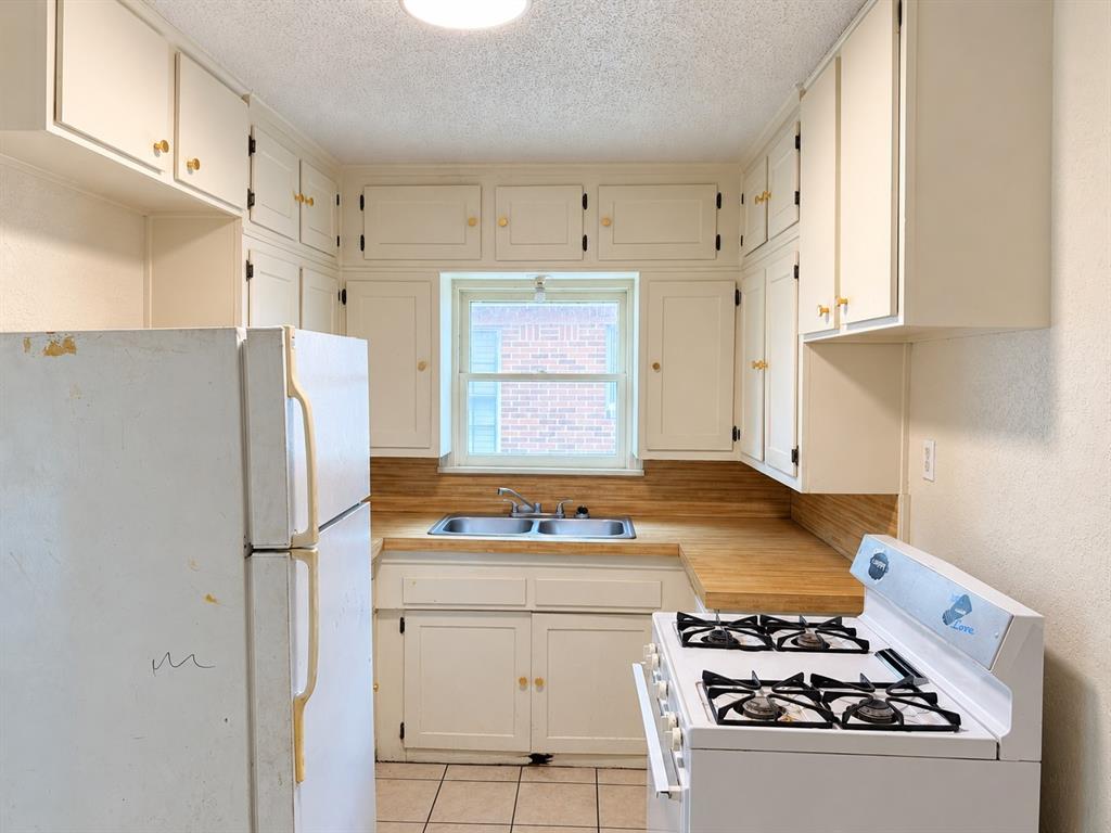 2729 Pine Avenue Property Photo 4