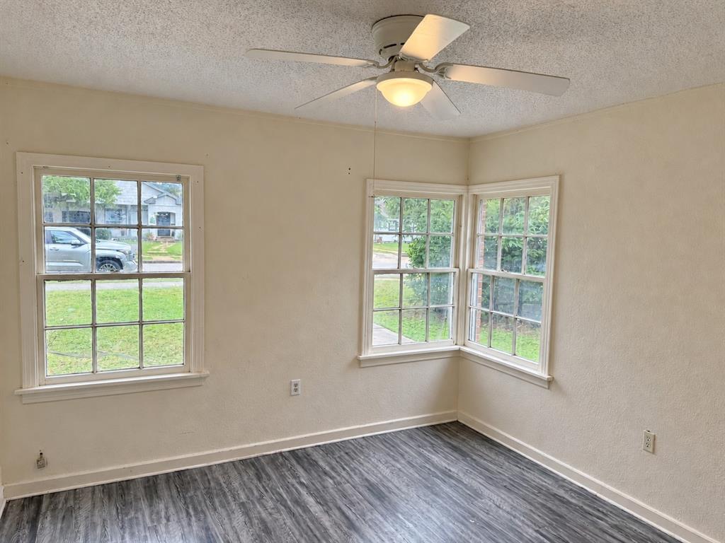 2729 Pine Avenue Property Photo 6