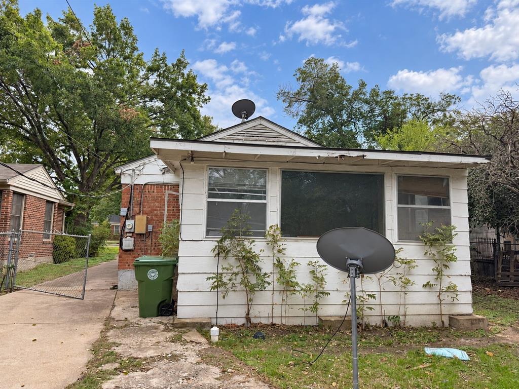 2729 Pine Avenue Property Photo 9