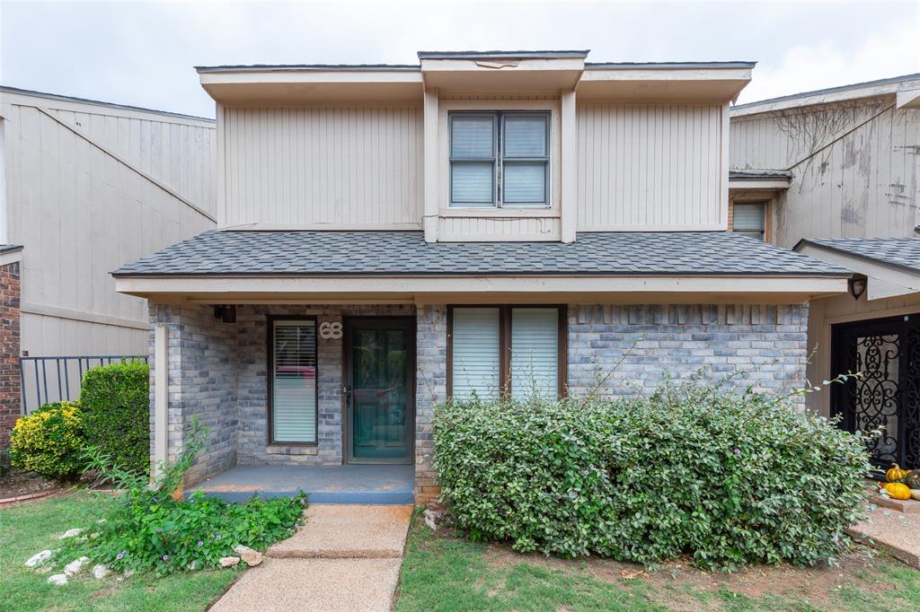 68 Fairway Oaks Boulevard Property Photo 1