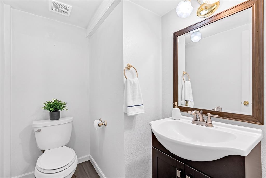 3744 Rodale Way Property Photo 16