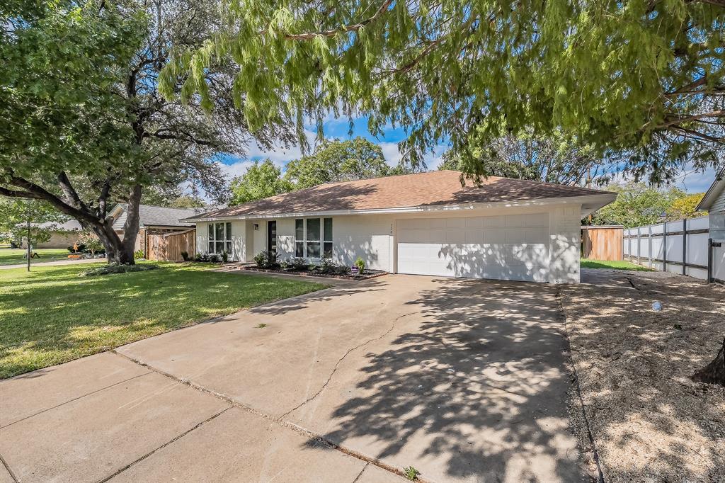 728 Glenhaven Drive Property Photo 1