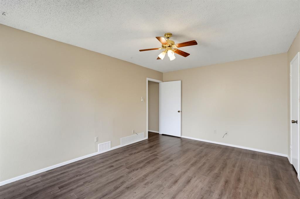 2341 Brenda Lane Property Photo 32