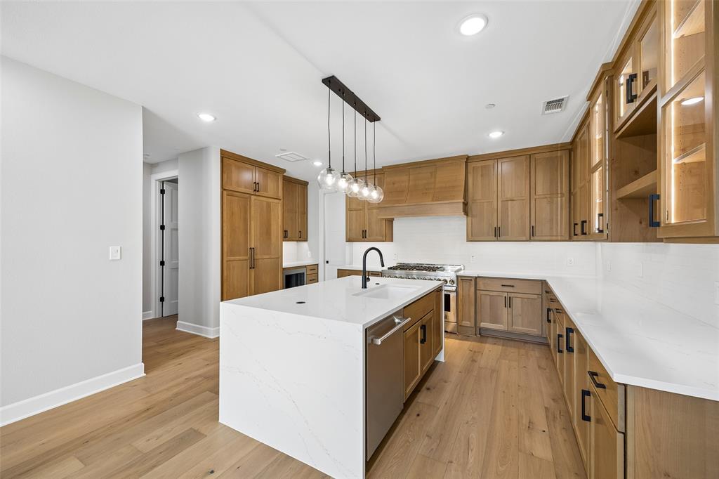 118 S Church Street Property Photo 15