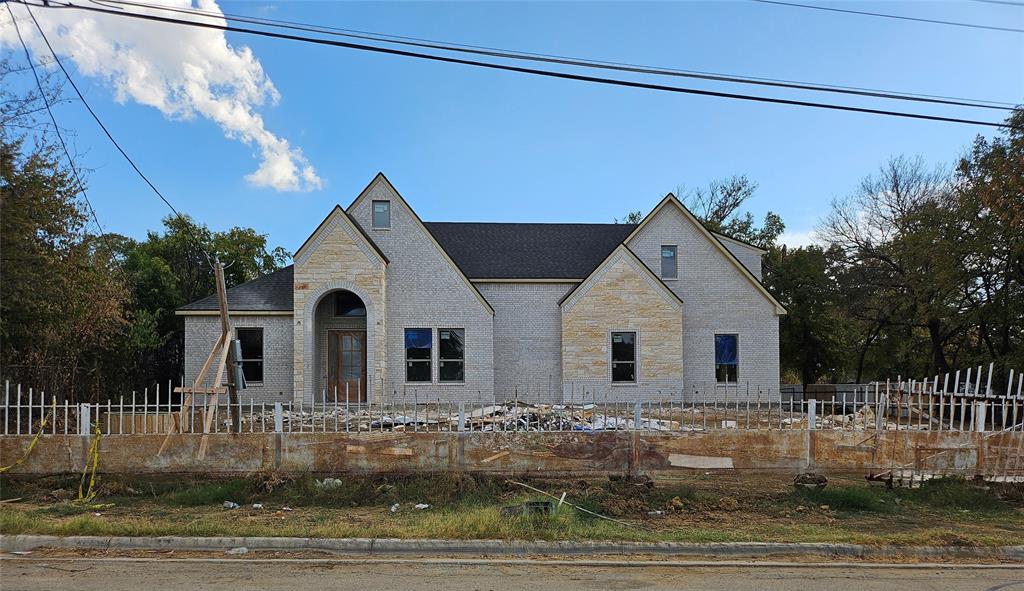 2820 Fairway Drive Property Photo 1