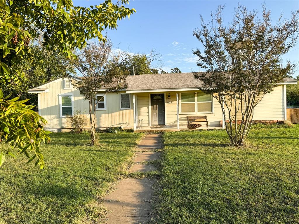 409 W 19th Street Property Photo 1
