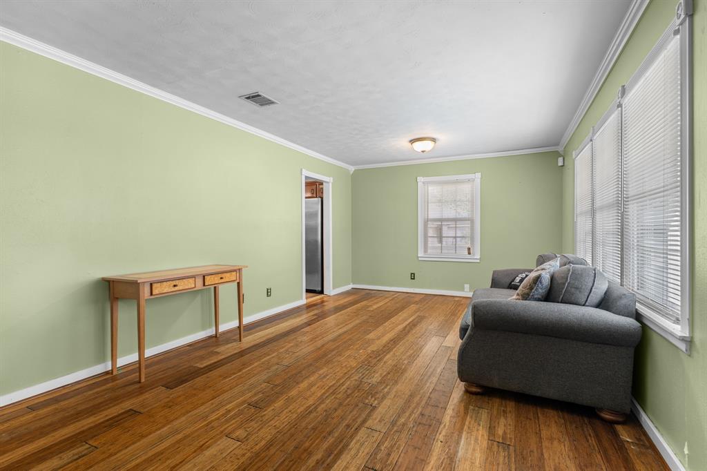 920 Avenue C Property Photo 6