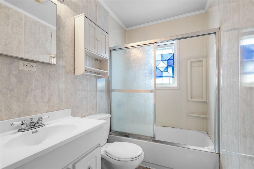 920 Avenue C Property Photo 19