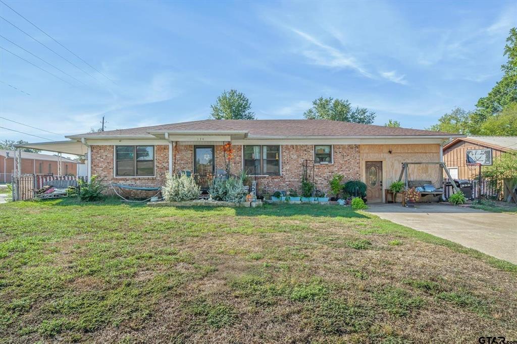 134 Laura Street Property Photo 3