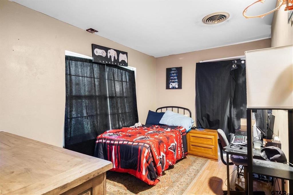 134 Laura Street Property Photo 7