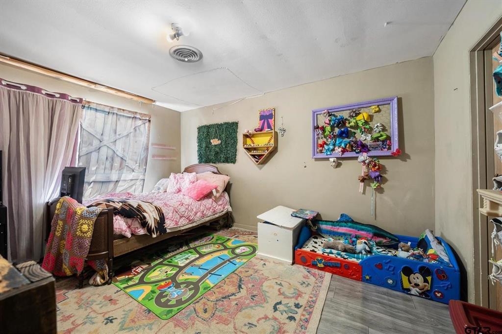134 Laura Street Property Photo 11