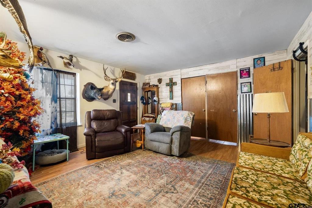 134 Laura Street Property Photo 12