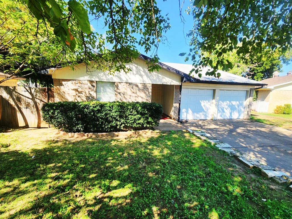 2333 Chandelle Drive Property Photo 1