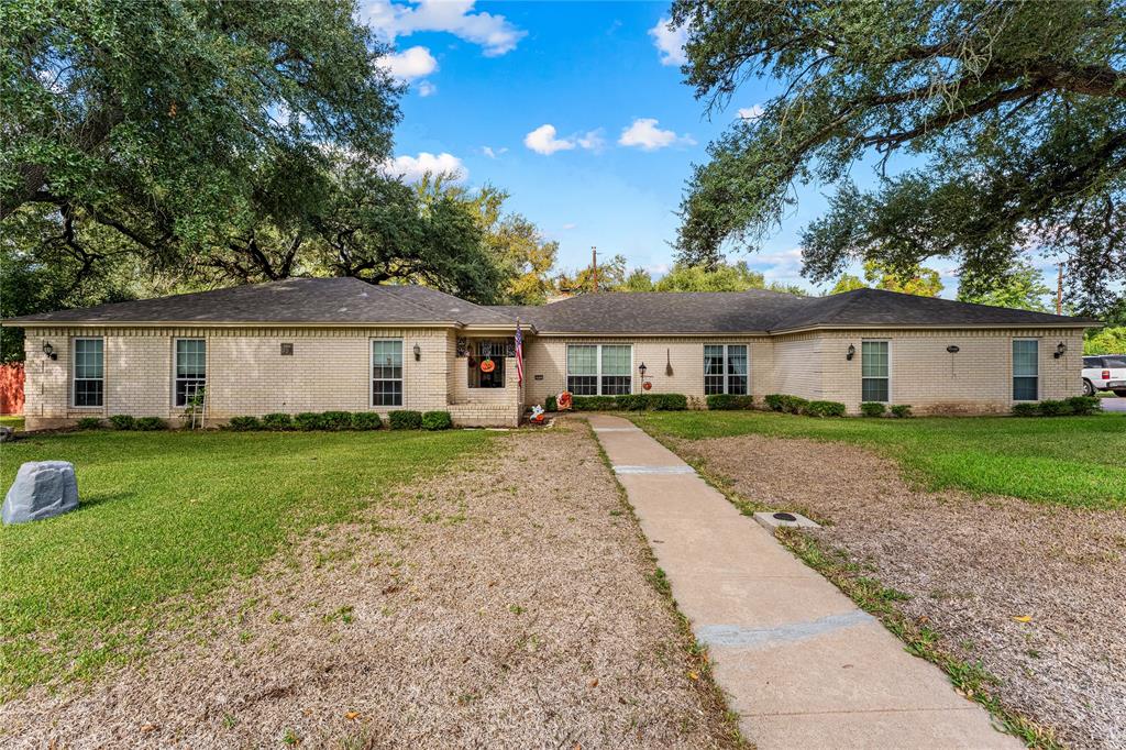 3802 Wendy Oaks Drive Property Photo 1