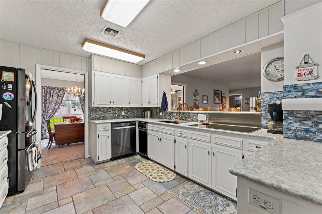 3802 Wendy Oaks Drive Property Photo 13