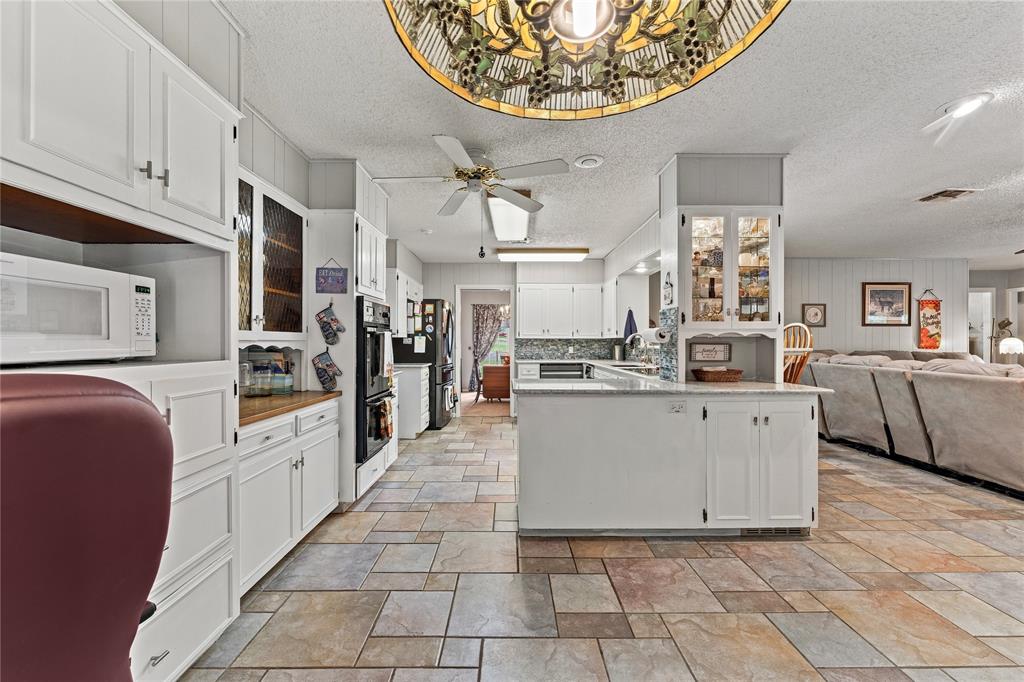 3802 Wendy Oaks Drive Property Photo 14